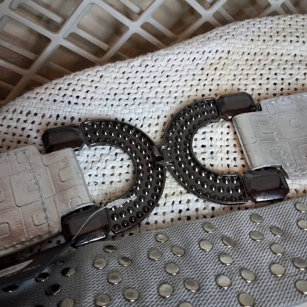Boutique pearl grey stretch belt with rhinestone accents and buckle OSFM